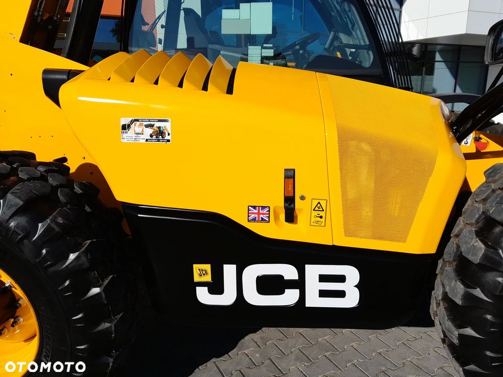 JCB 560-80 2023R agri - 12