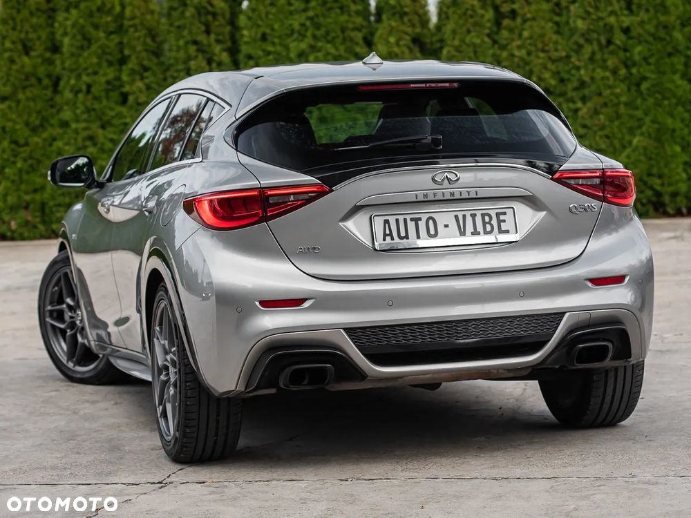 Infiniti Q30 2.0t DCT AWD Sport City Black - 8
