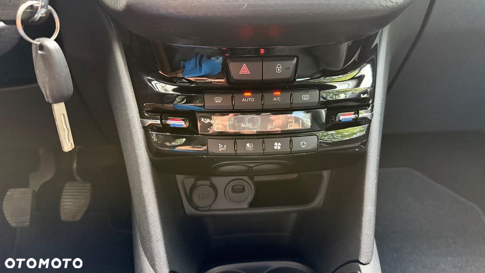Peugeot 208 PureTech 82 Start & Stop Allure - 18