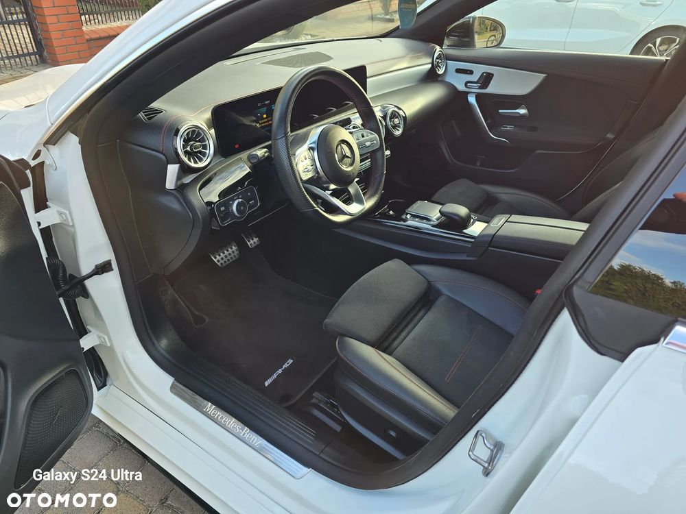Mercedes-Benz CLA 200 7G-DCT AMG Line Advanced Plus - 23