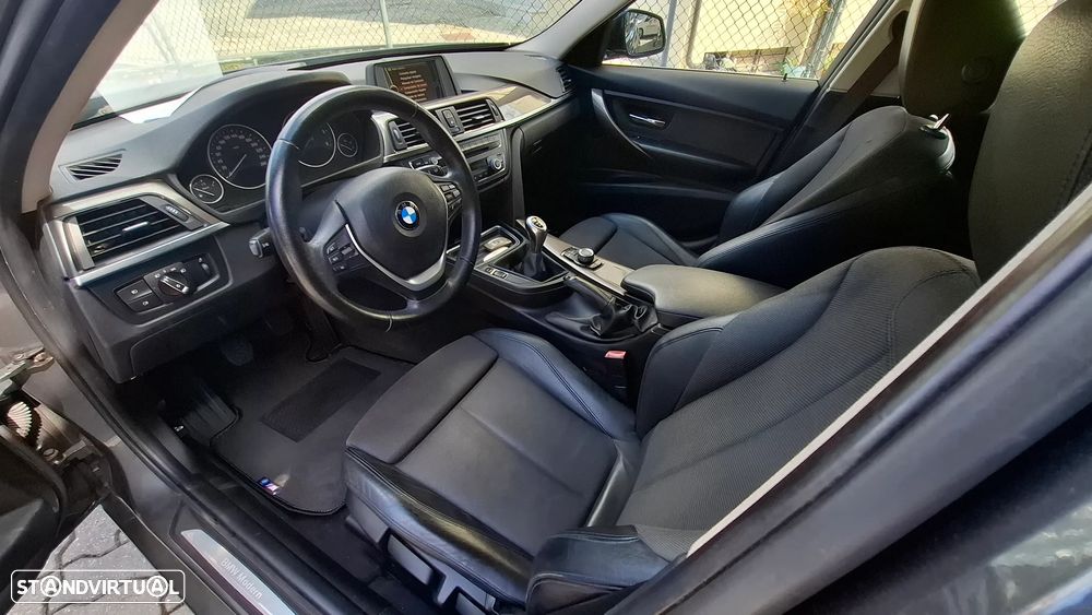 BMW 318 d Line Sport - 23