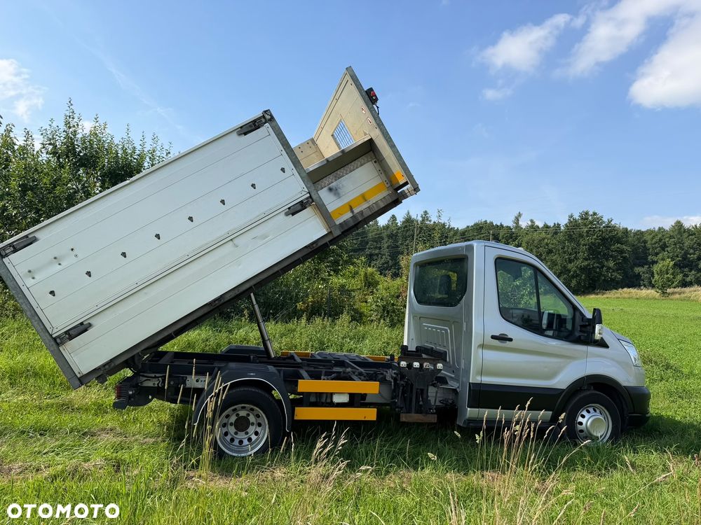Ford Transit - 1
