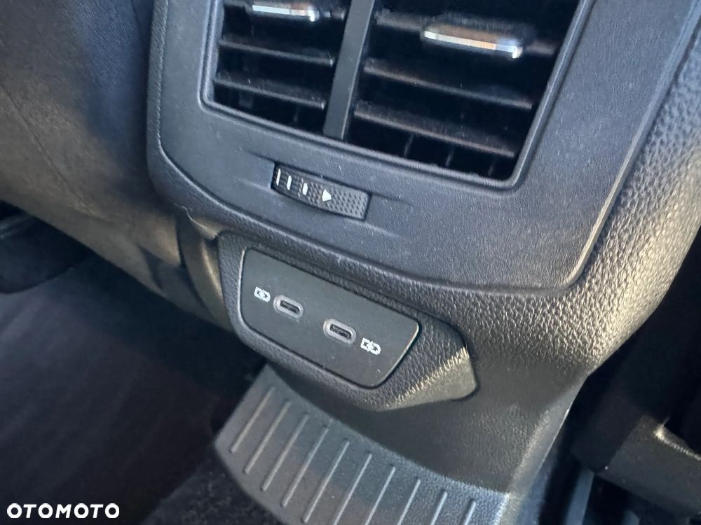 Volkswagen T-Roc 1.5 TSI Life Plus DSG - 17