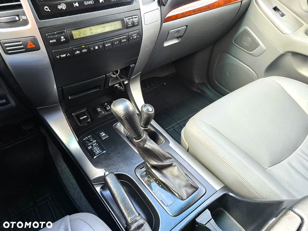 Toyota Land Cruiser 3.0 D Sol - 26