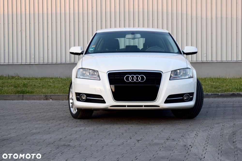 Audi A3 Sportback 1.6 S line Sportpaket plus - 4