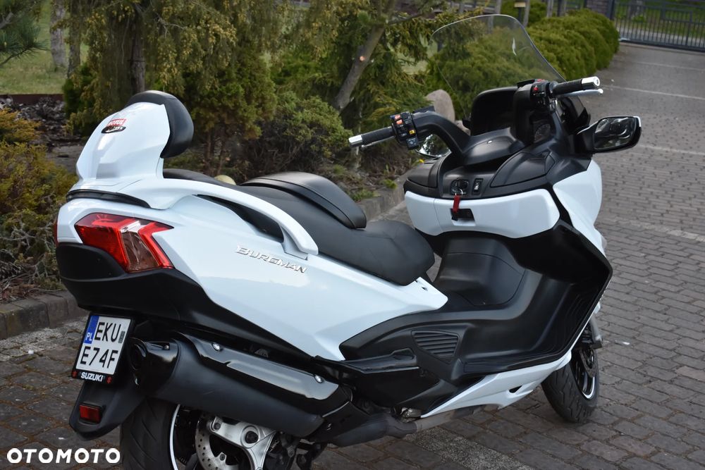 Suzuki Burgman - 14