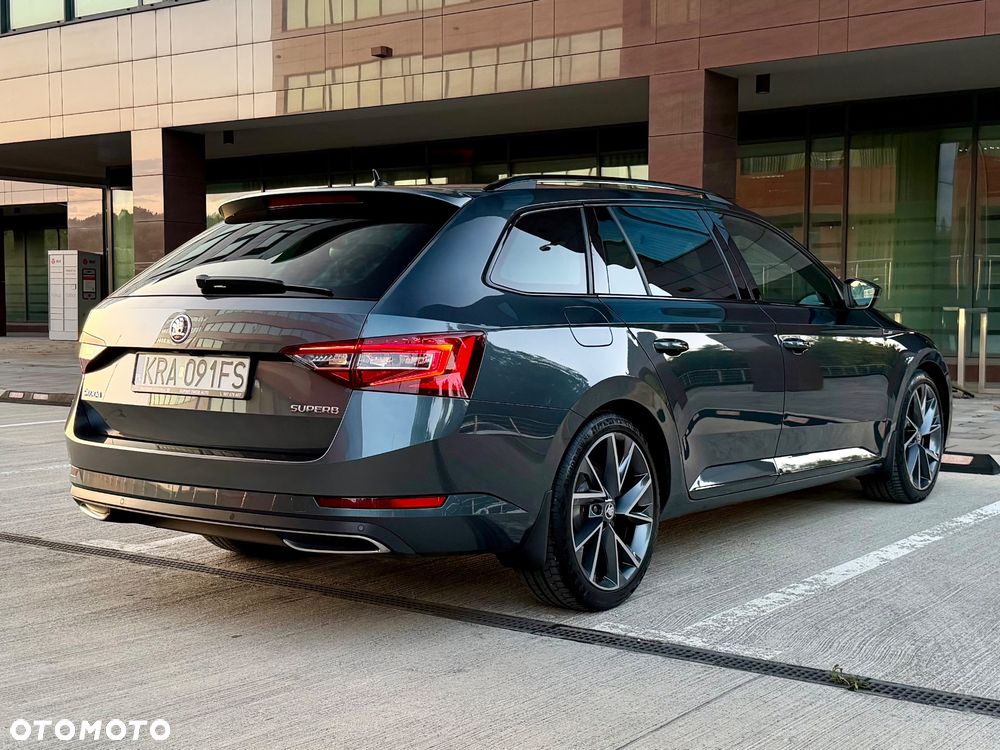 Skoda Superb 2.0 TDI Sportline DSG - 11