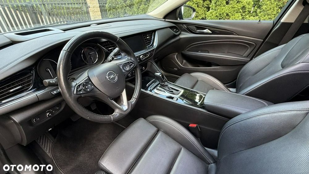 Opel Insignia - 12