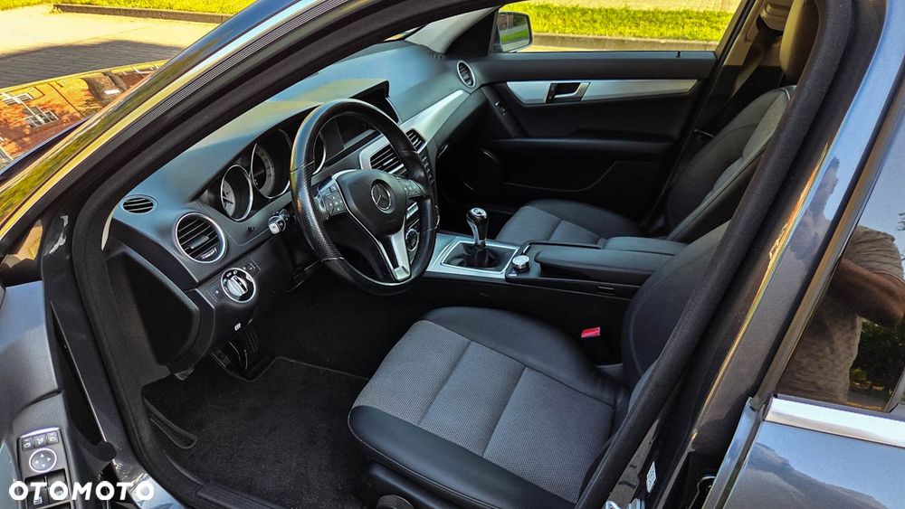 Mercedes-Benz Klasa C 180 (BlueEFFICIENCY) Avantgarde - 7