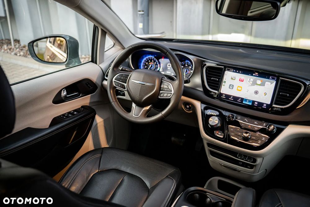 Chrysler Pacifica - 13