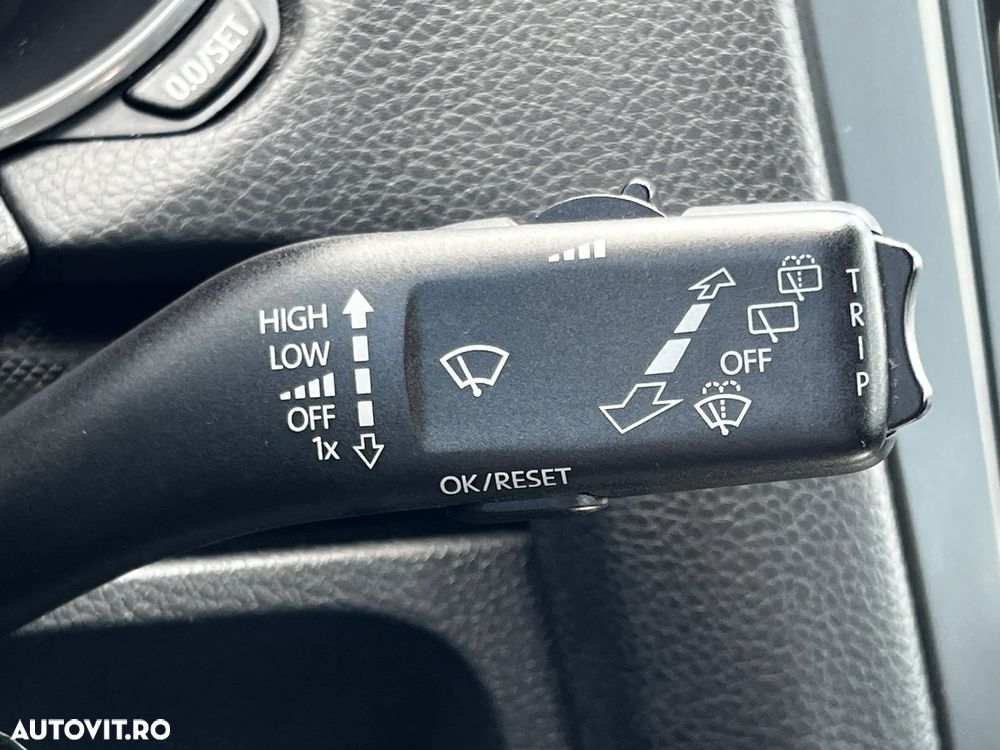 Volkswagen Golf 1.6 Comfortline - 20