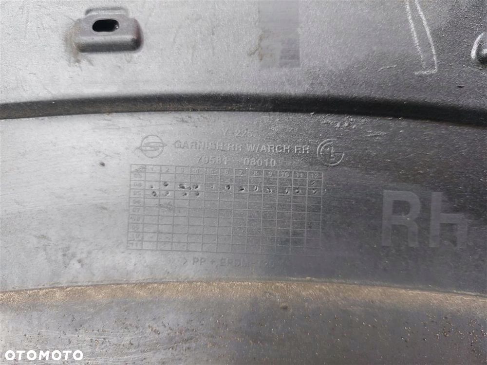 LISTWA NAKŁATKA BŁOTNIKA PRAWA TYŁ SSANGYONG REXTON I 01-06R 79581-08010 - 10