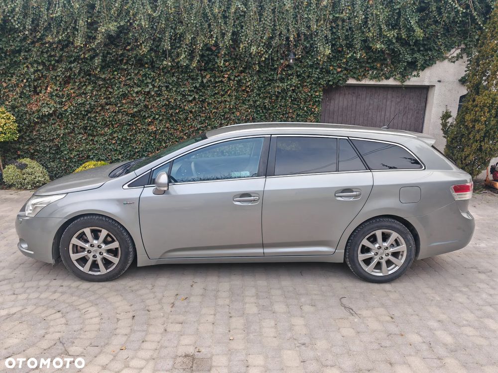 Toyota Avensis 2.2 D-4D Sol - 3