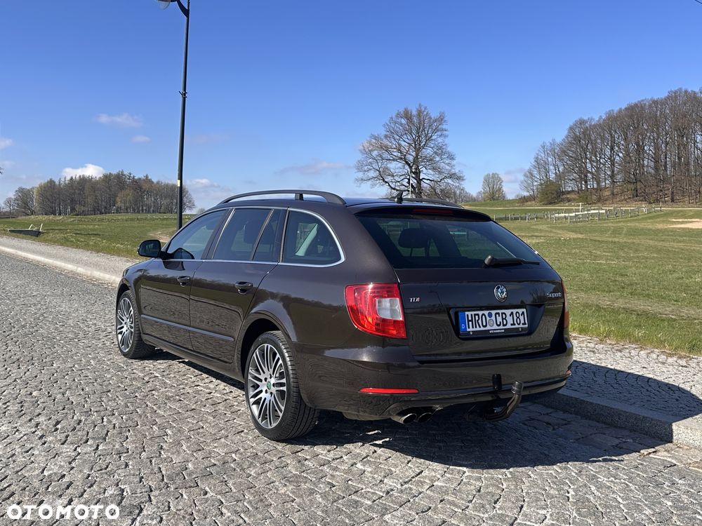 Skoda Superb 2.0 TDI DSG Exclusive - 6