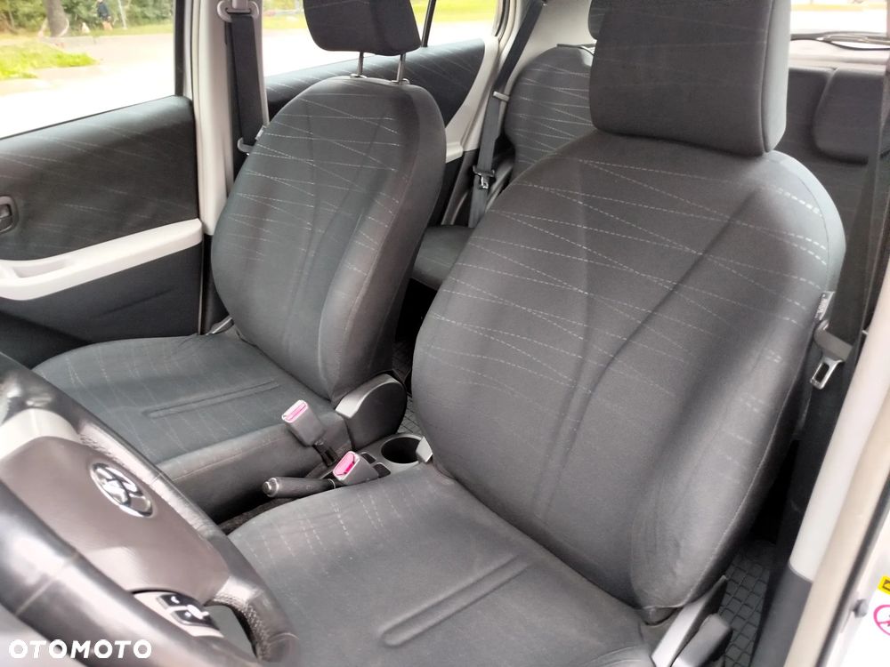 Toyota Yaris - 16