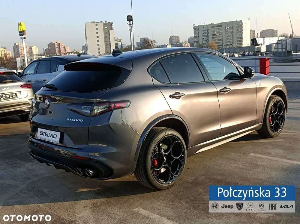 Alfa Romeo Stelvio - 2