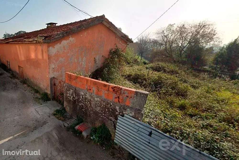 2 MORADIAS, ARMAZEM E TERRENO RÚSTICO - Grande imagem: 3/4