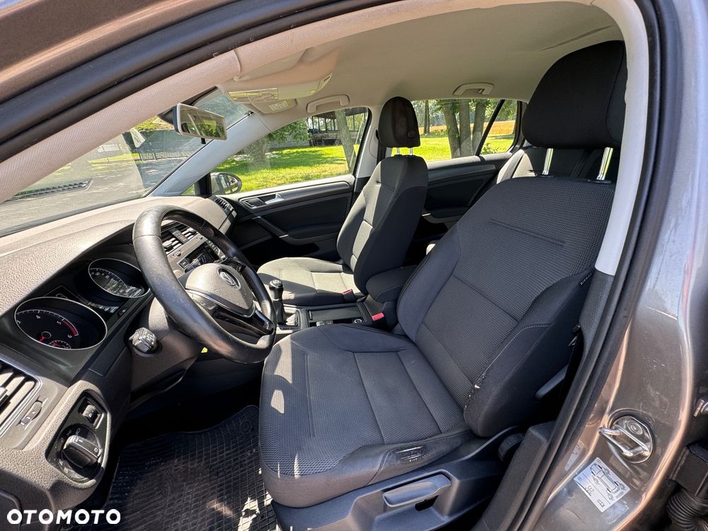 Volkswagen Golf 1.6 TDI DPF BlueMotion - 18