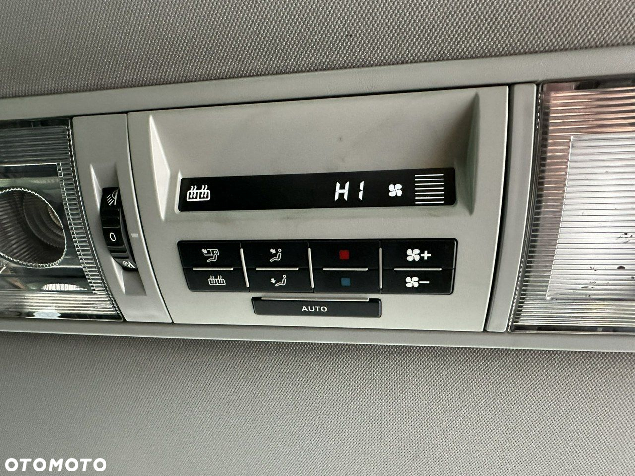 Volkswagen Caravelle - 22