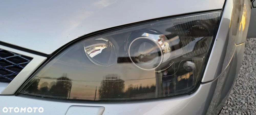 Ford Mondeo 3.0 V6 ST 220 - 23