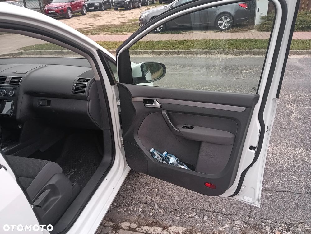Volkswagen Touran 2.0 TDI DPF BlueMotion Technology DSG Comfortline - 30
