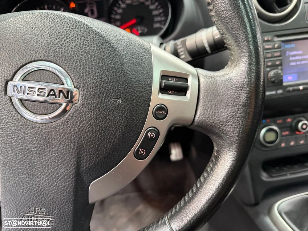 Nissan Qashqai - 25