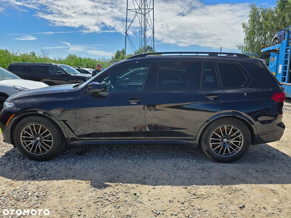 BMW X7 - 7