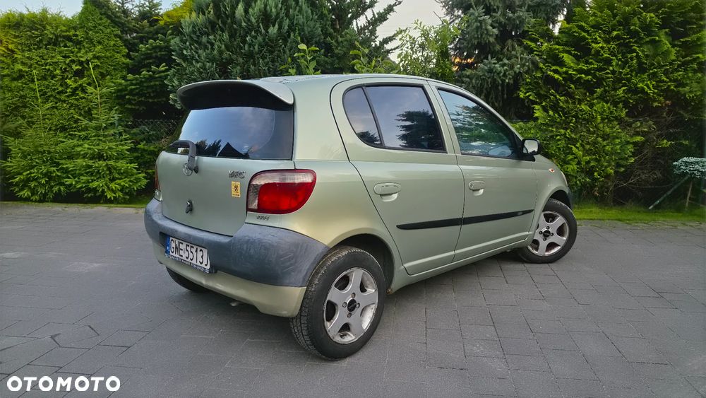 Toyota Yaris 1.0 Terra - 2