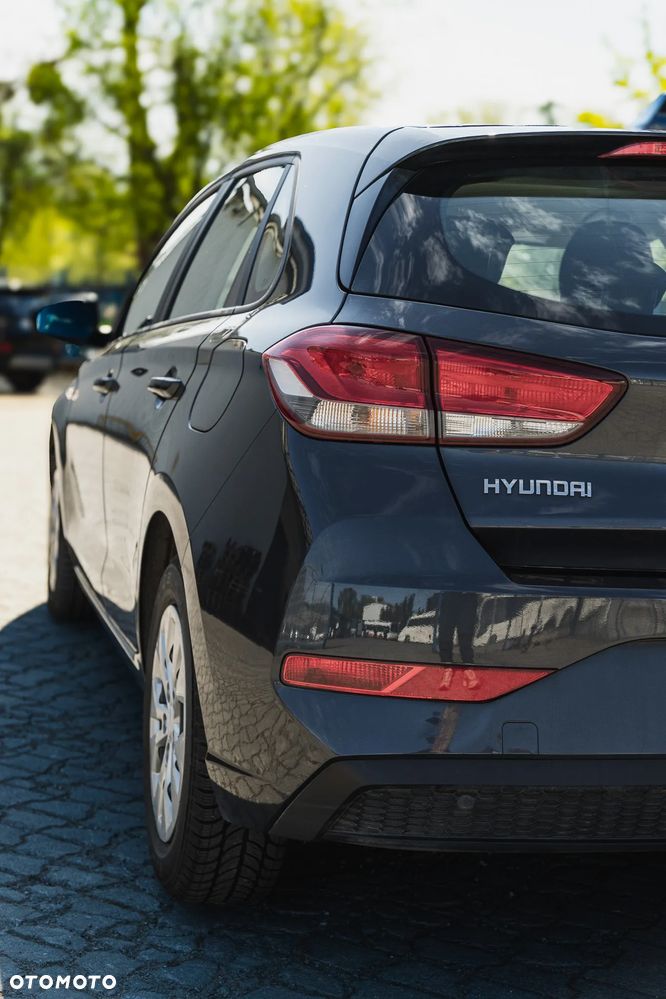 Hyundai i30 1.5 DPI Classic + - 15