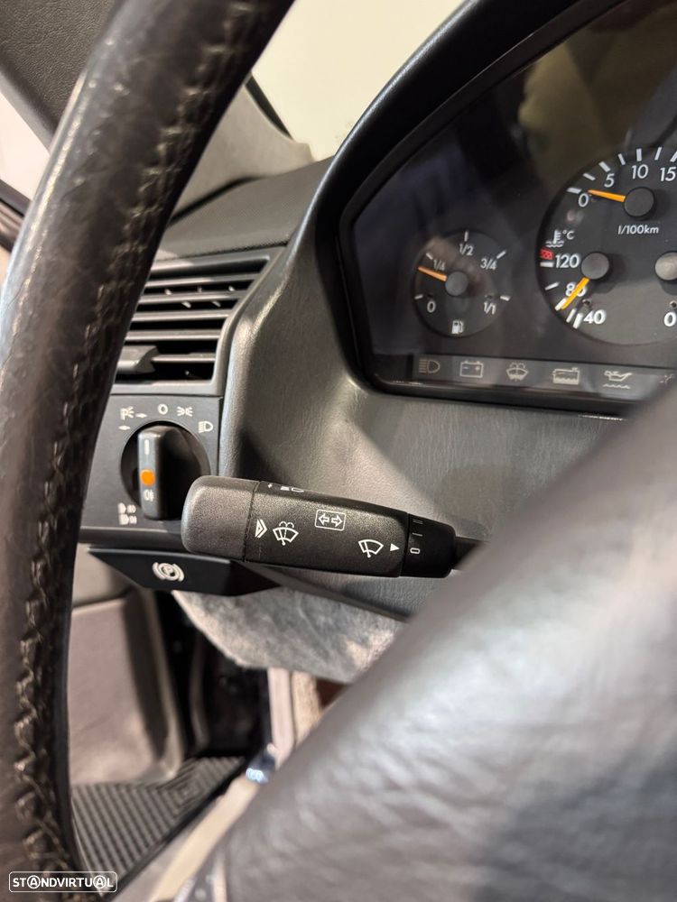 Mercedes-Benz SL 280 Standard - 24