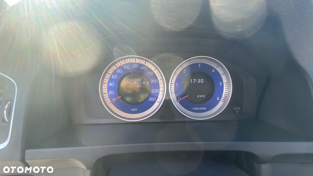 Volvo V60 D2 R-Design - 24