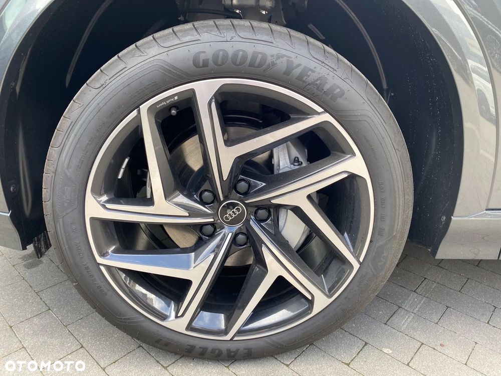 Audi Q6 e-tron - 13