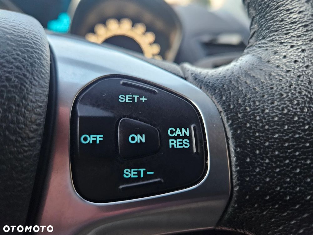 Ford Fiesta 1.0 EcoBoost Titanium ASS - 35