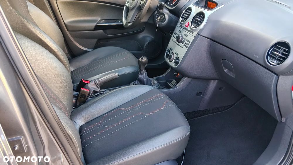 Opel Corsa 1.2 16V Cosmo - 20