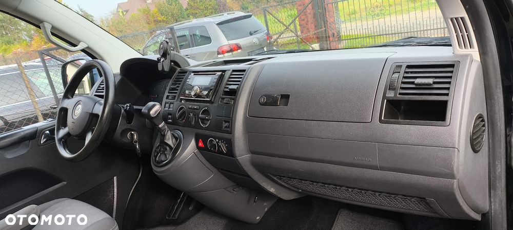 Volkswagen Multivan - 13