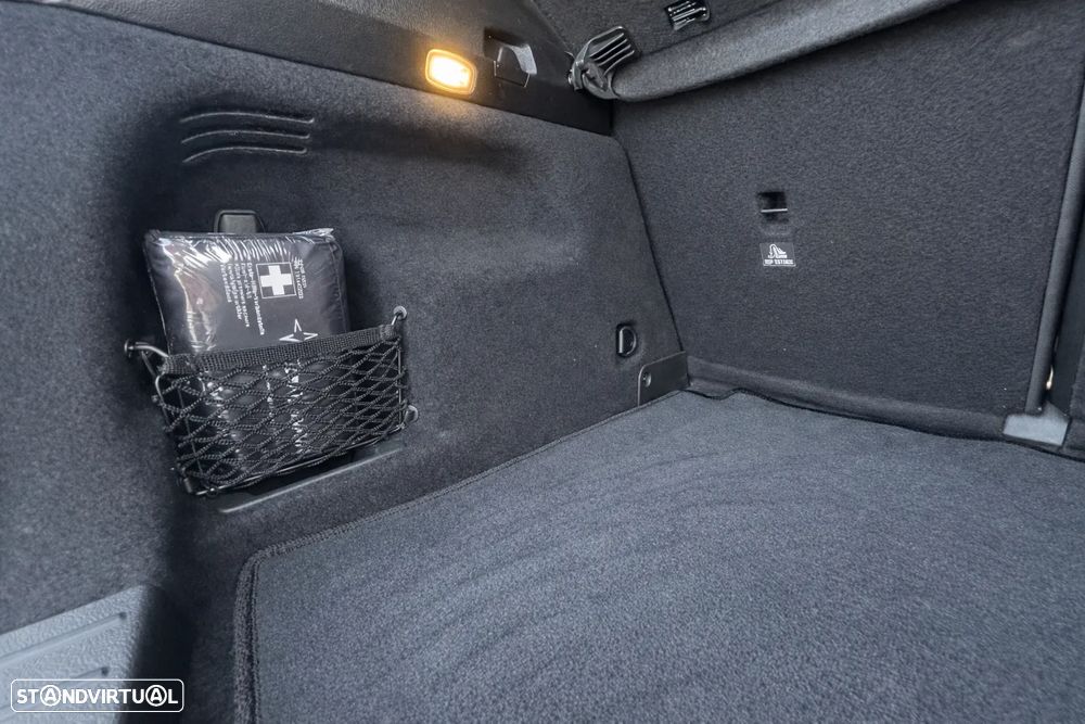 Mercedes-Benz GLA 250 e 8G-DCT Progressive - 13