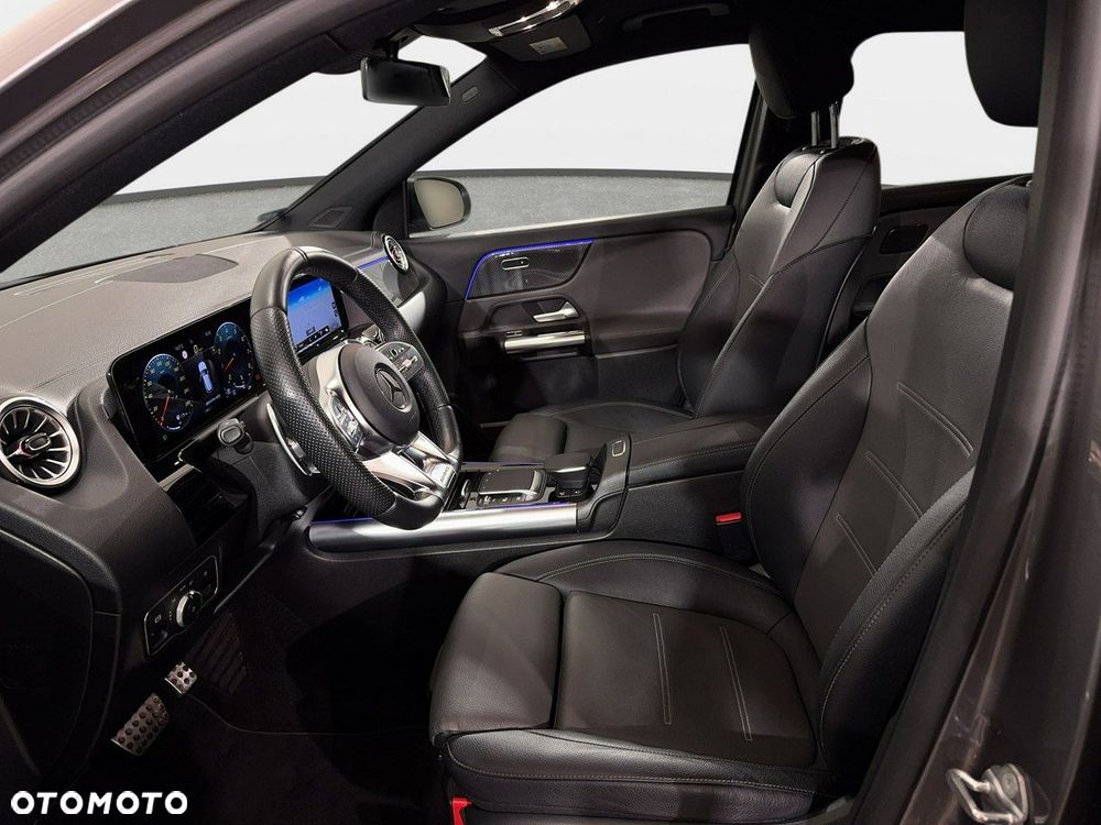 Mercedes-Benz GLA - 14