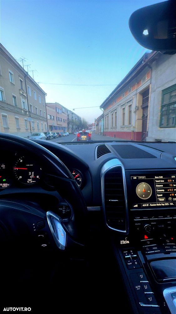 Porsche Cayenne 3.0 L V6 - 10