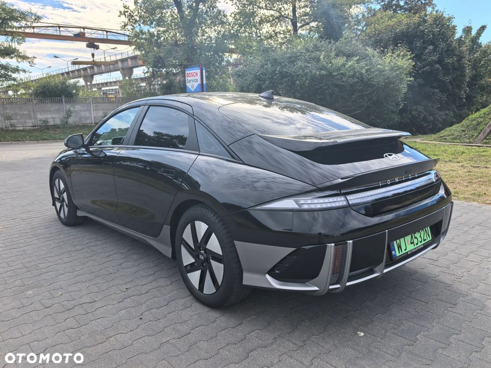 Hyundai IONIQ 6 - 6