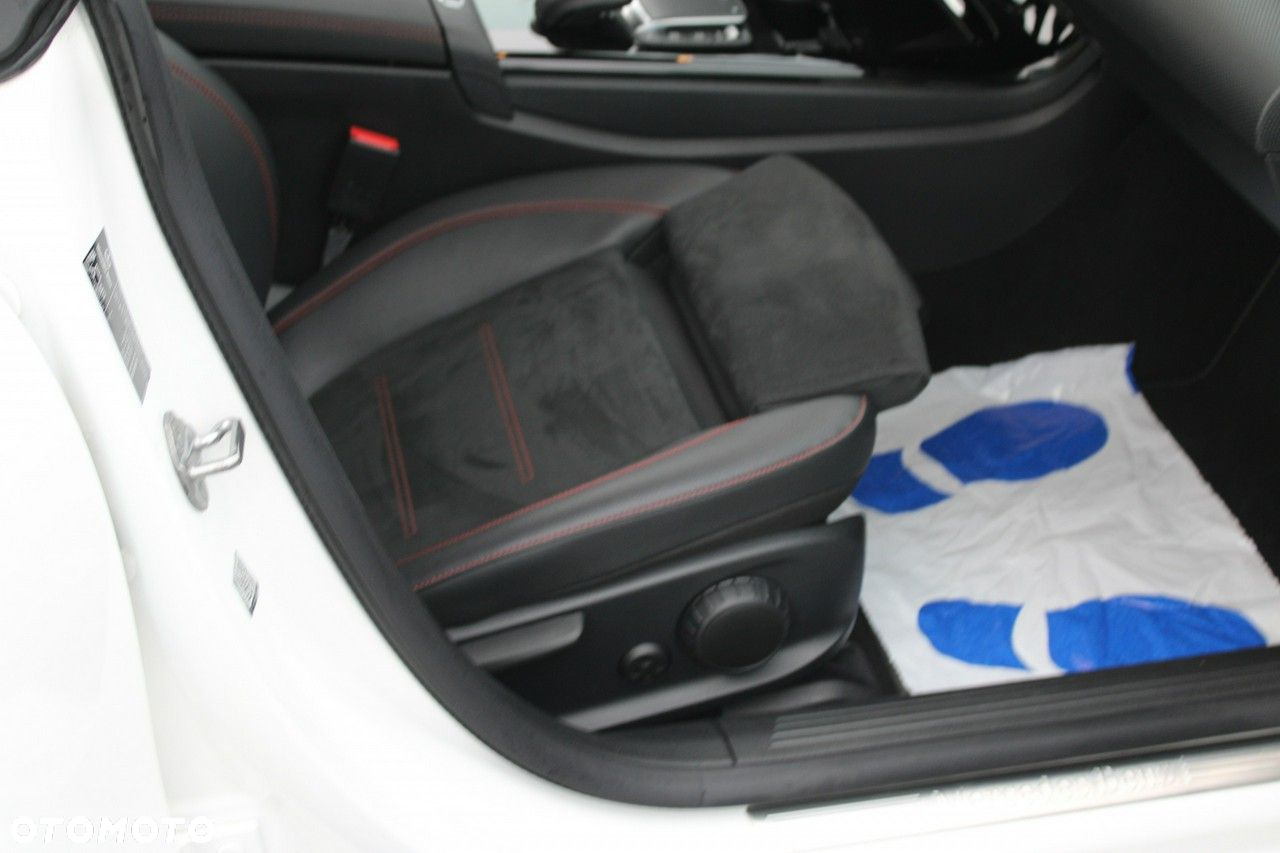 Mercedes-Benz CLA - 32