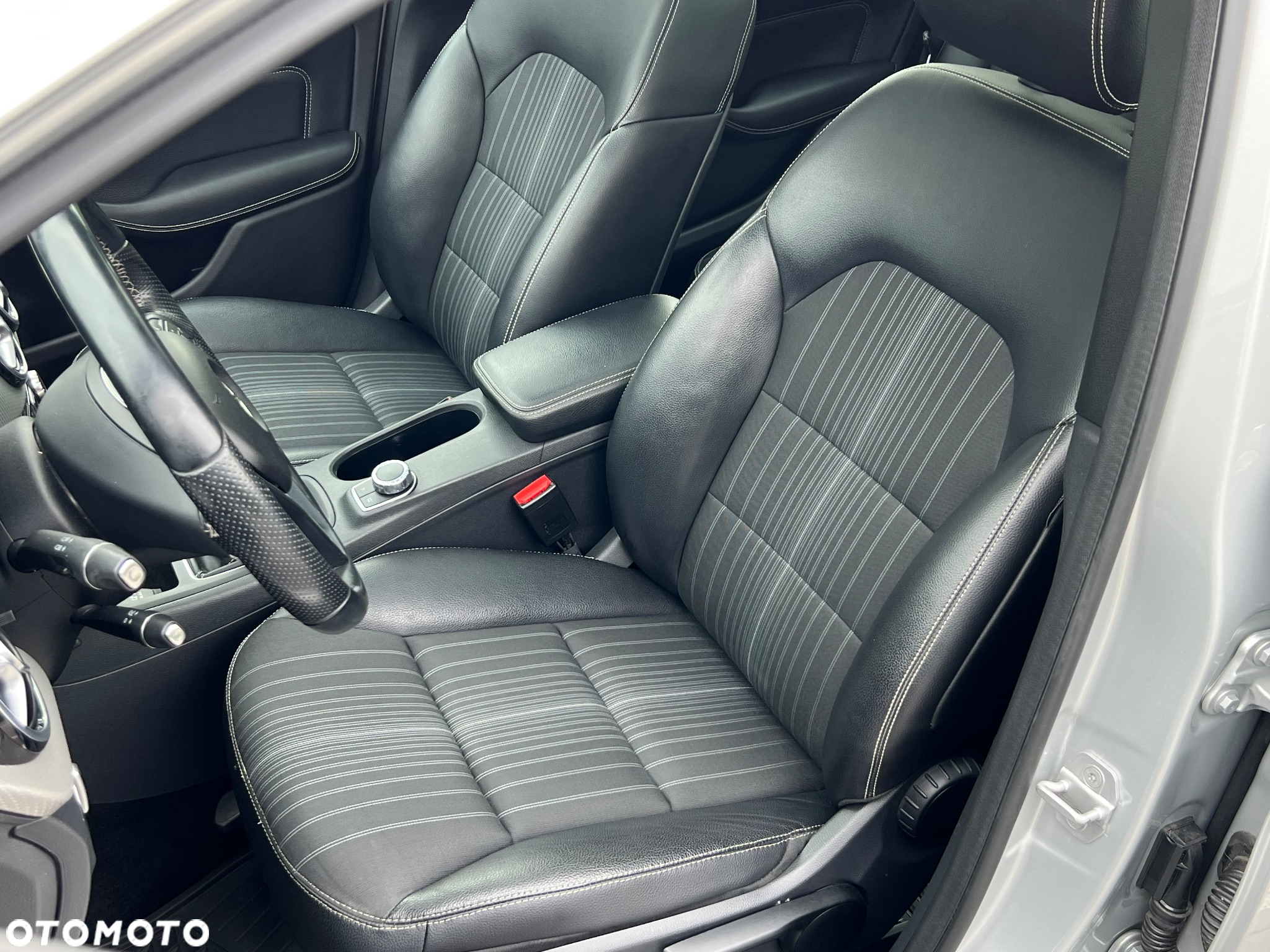 Mercedes-Benz Klasa B 180 CDI (BlueEFFICIENCY) - 26