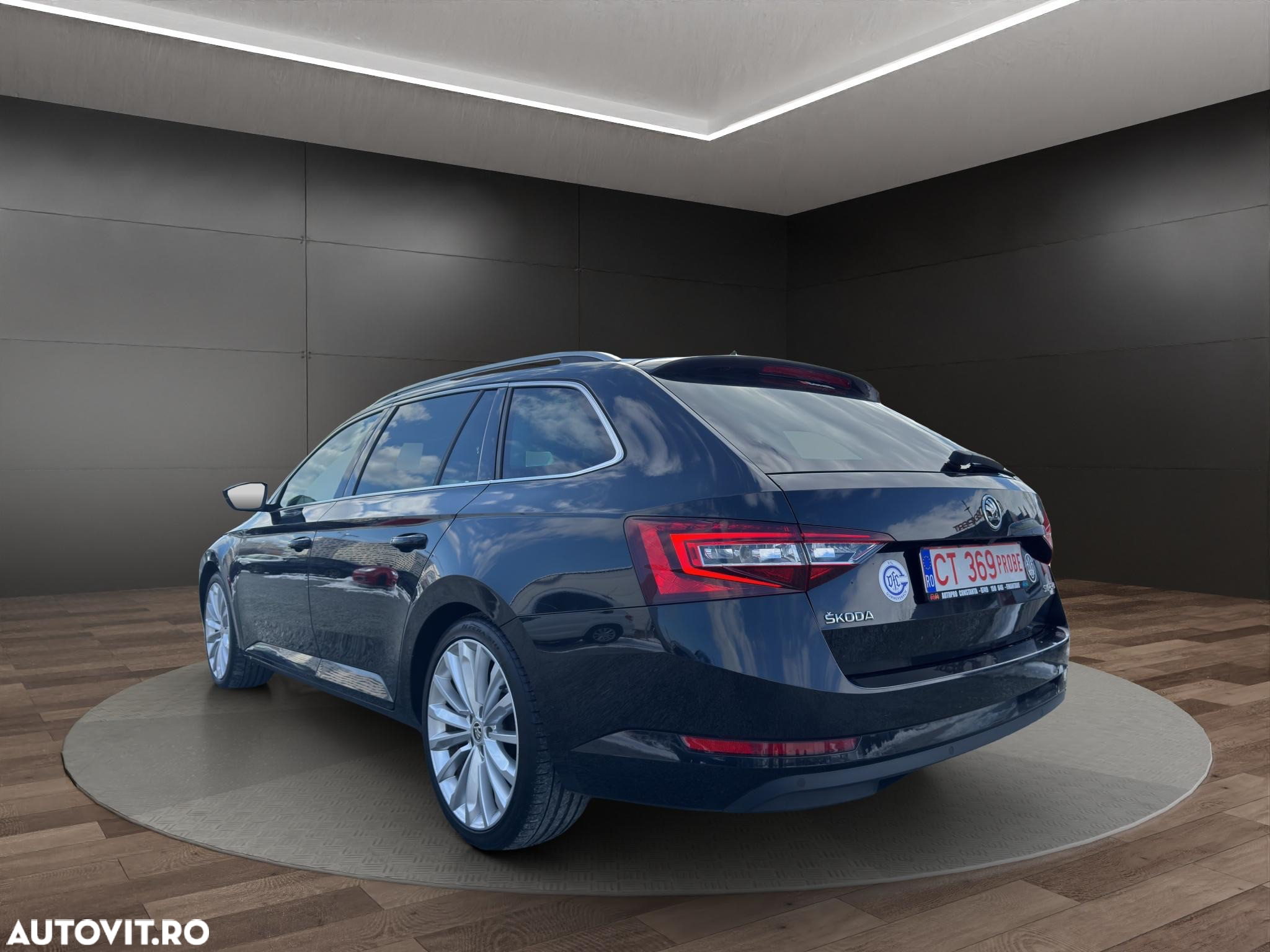Skoda Superb 2.0 TDI DSG Style - 4