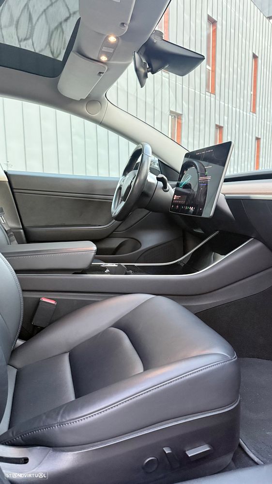 Tesla Model 3 Performance Dual Motor AWD - 31