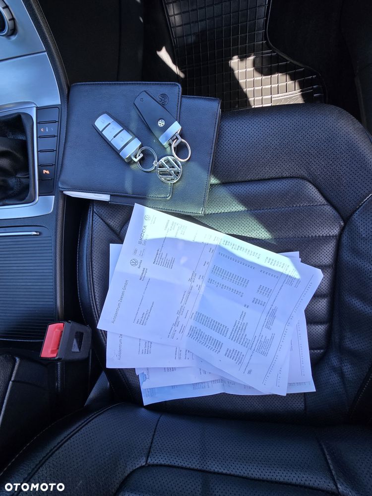 Volkswagen Passat - 36