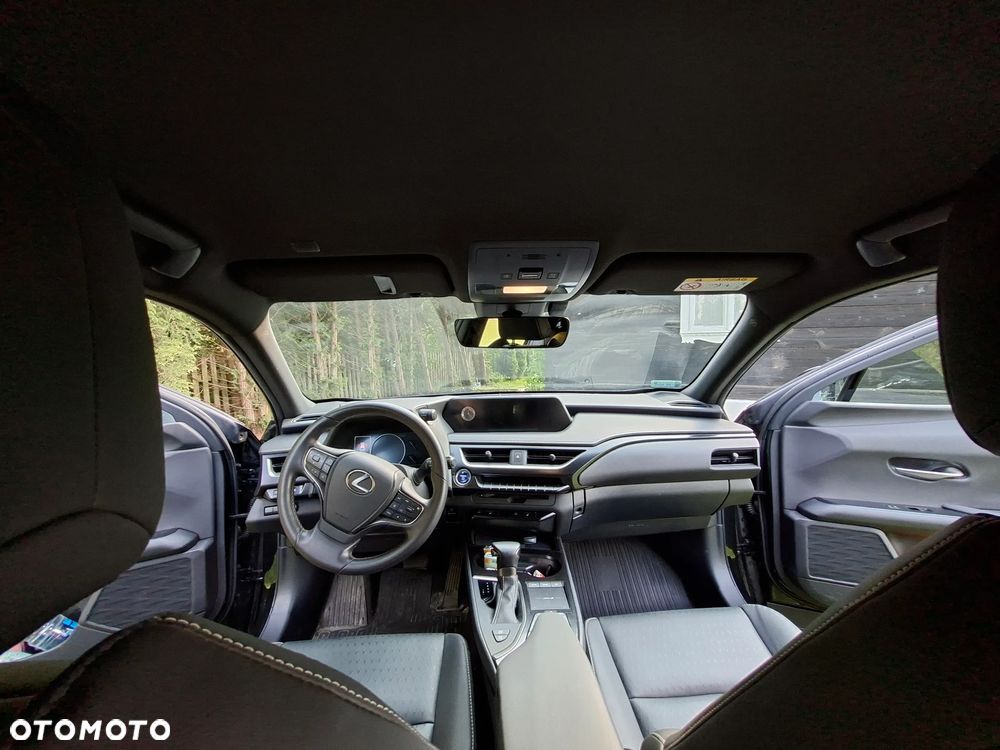 Lexus UX - 8