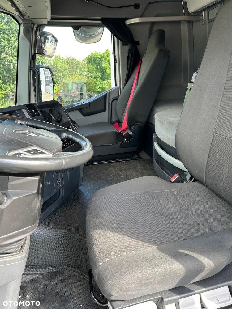 Renault Renault Trucks T - 9