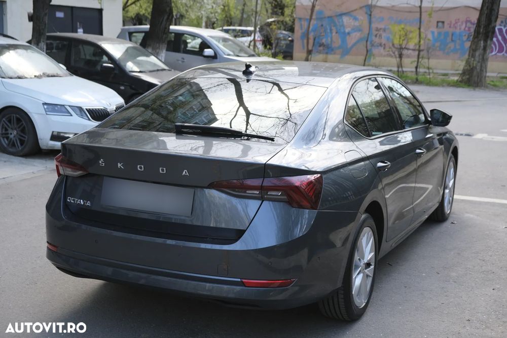 Skoda Octavia 2.0 TDI DSG Style - 4