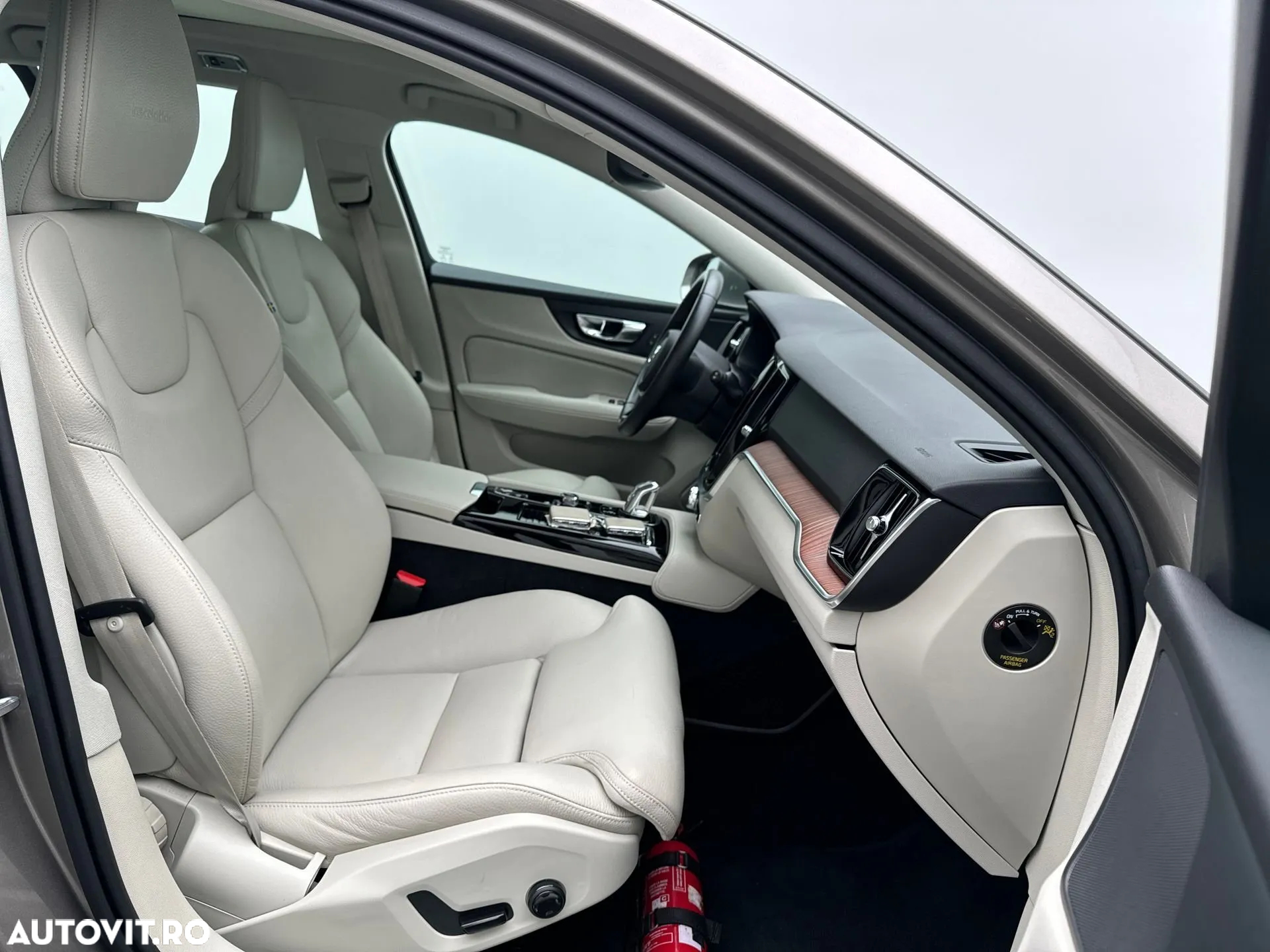 Volvo V60 T8 AWD Recharge Geartronic Inscription - 10