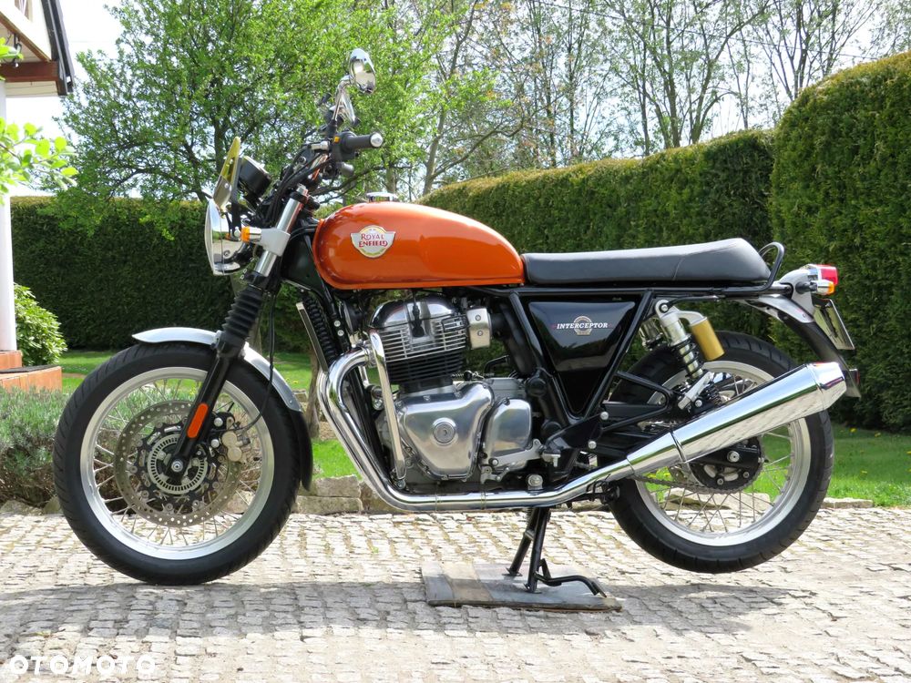 Royal Enfield Interceptor - 1