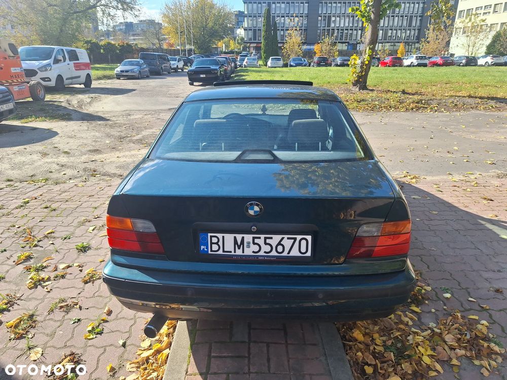 BMW Seria 3 318i - 4